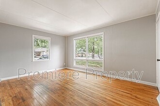 1109 NE 44th St in Kansas City, MO - Building Photo - Building Photo