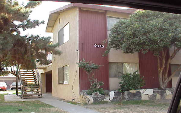 9335 Mills Ave in Montclair, CA - Building Photo