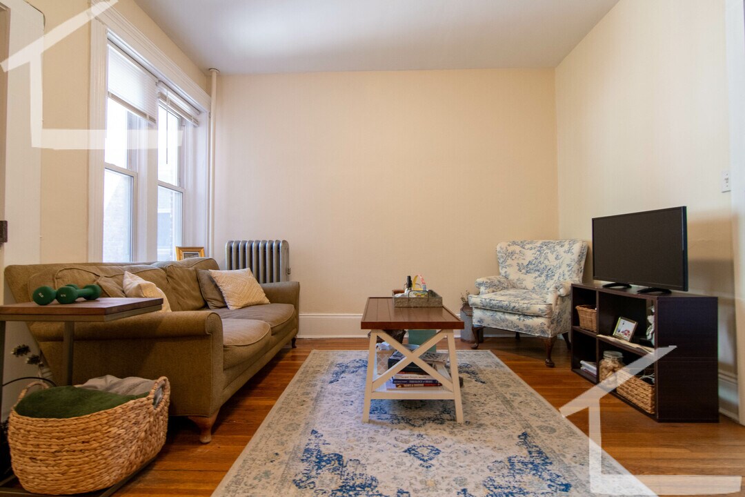 16 Fuller St, Unit 4 in Brookline, MA - Building Photo