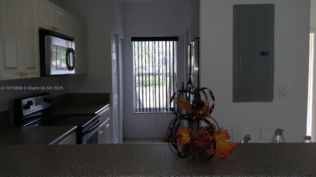 14025 SW 49th St in Miramar, FL - Building Photo - Building Photo