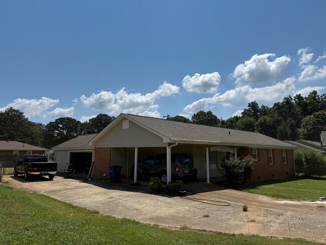 property at 437 S Wilson Dam Rd