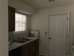 8227 E 65th St in Tulsa, OK - Building Photo - Building Photo