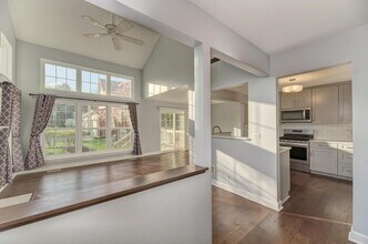 2222 Seaver Ln in Hoffman Estates, IL - Building Photo - Building Photo