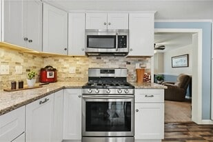 76 Homeward Ave in Uxbridge, MA - Building Photo