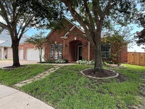 7706 Bayou Green Ln in Sugar Land, TX - Building Photo - Building Photo
