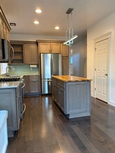 1940 NE 72nd Ave. in Portland, OR - Building Photo - Building Photo