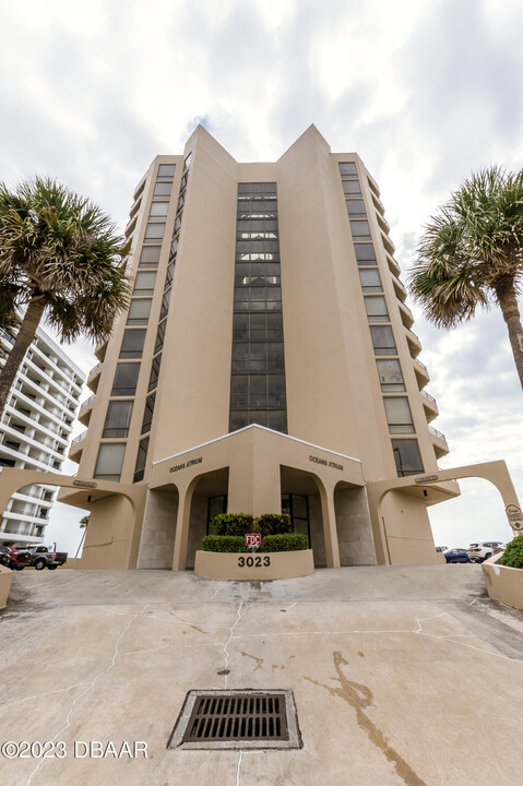 3023 S Atlantic Ave in Daytona Beach Shores, FL - Building Photo