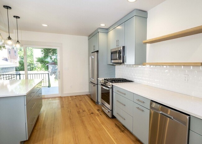 15 Marston St in Medford, MA - Building Photo - Building Photo
