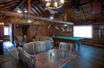 40 Gull St in Mammoth Lakes, CA - Building Photo - Building Photo