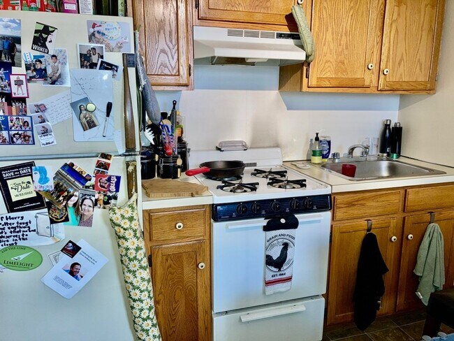 922 S 19th St, Unit #2F in Philadelphia, PA - Building Photo - Building Photo