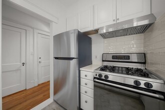 88 Naples Rd, Unit 2 in Brookline, MA - Foto de edificio - Building Photo