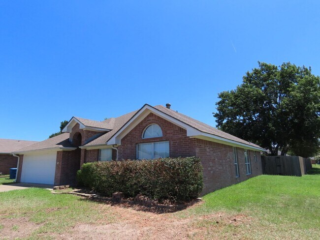 202 Ash Dr in Bullard, TX - Building Photo - Building Photo