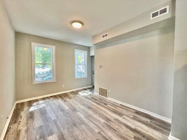 2424 W Iowa St in Chicago, IL - Building Photo - Building Photo