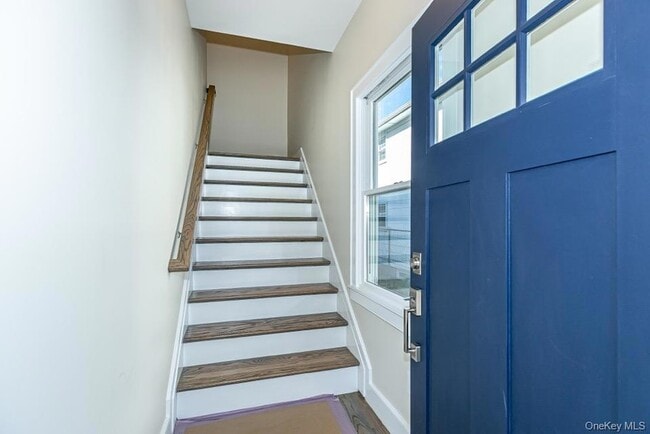 207 Nassau Blvd, Unit B in Garden City, NY - Foto de edificio - Building Photo