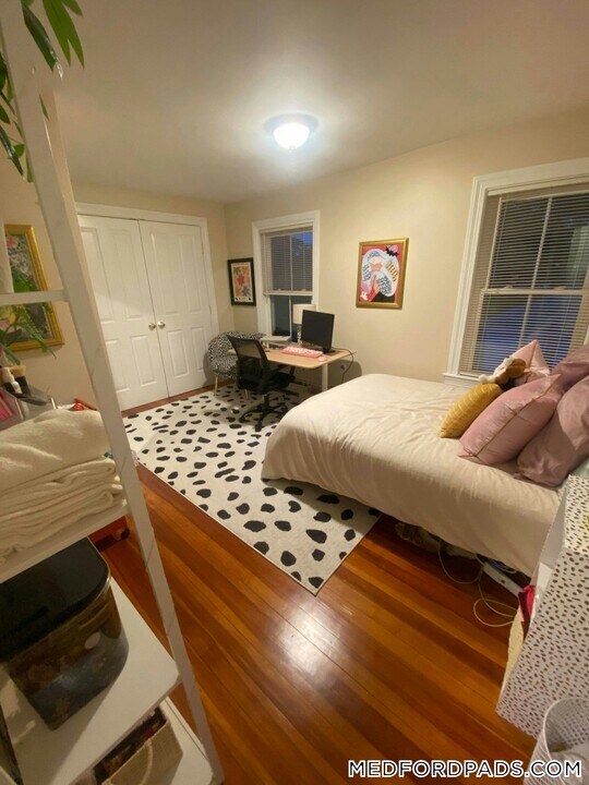 93 Winthrop St in Medford, MA - Building Photo