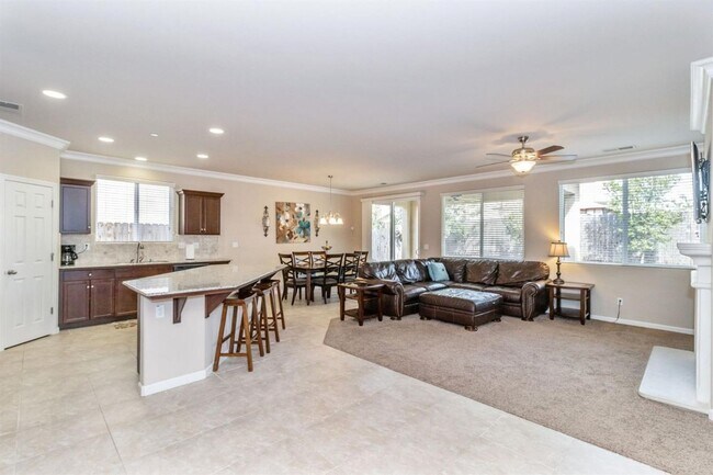 837 Maine Ave in Clovis, CA - Building Photo - Building Photo