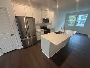 1512 Crescent Townes Wy in Raleigh, NC - Building Photo - Building Photo