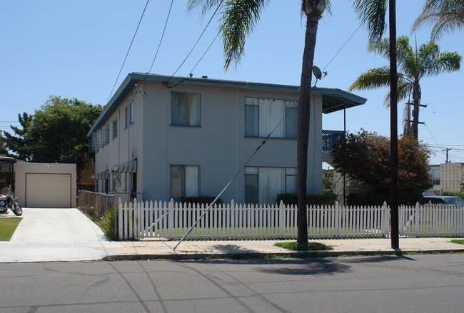 2952-2960 Ivy St in San Diego, CA - Building Photo - Building Photo