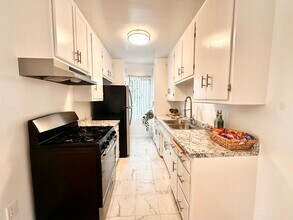 15th Street Apartments in Santa Monica, CA - Building Photo - Building Photo