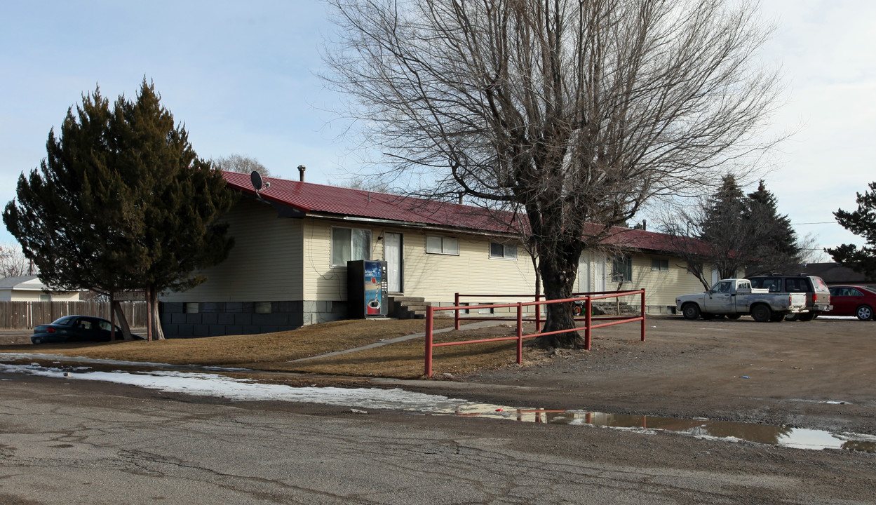 Harris Apartments in Rupert, ID - Building Photo