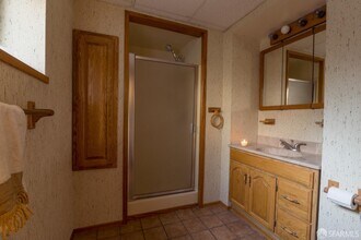 439 Alhambra Rd in South San Francisco, CA - Building Photo - Building Photo