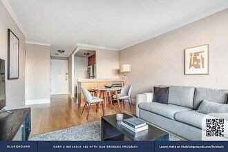 792 Columbus Ave in New York, NY - Building Photo - Building Photo