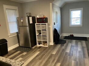 2463 N 45th St, Unit UPPER in Milwaukee, WI - Building Photo - Building Photo