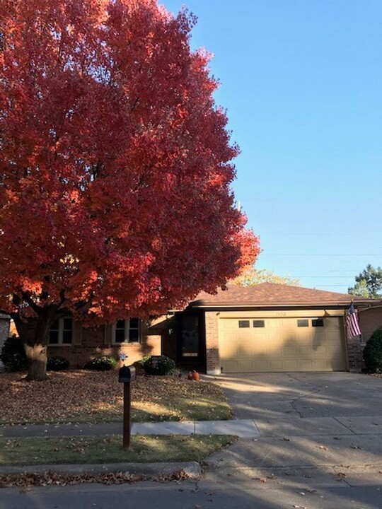 1450 S Lovers Ln in Springfield, MO - Building Photo