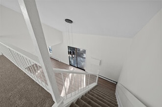 140 Silver Ln in East Hartford, CT - Foto de edificio - Building Photo