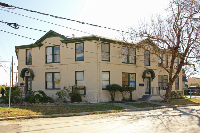 Ogdon/Dewey in San Antonio, TX - Building Photo - Building Photo