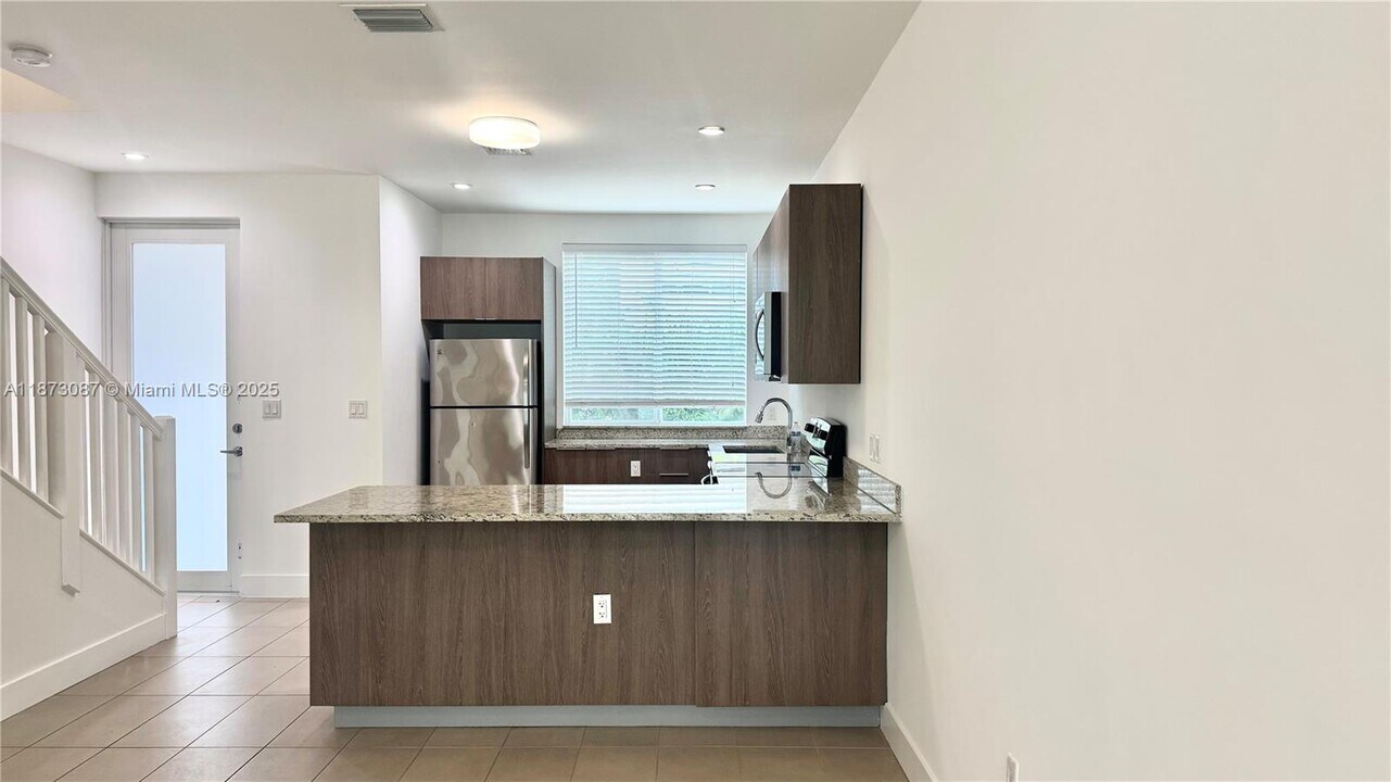 519 NE 121st St in North Miami, FL - Building Photo