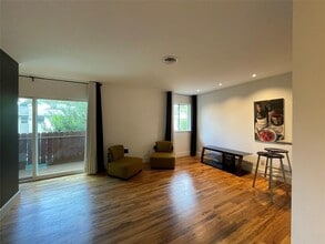 909 Silber Rd in Houston, TX - Building Photo - Building Photo