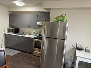 570 King St W in Hamilton, ON - Building Photo - Building Photo