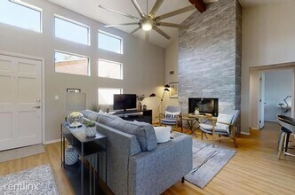 5051 N Sabino Canyon Rd-Unit -Unit 2191 in Tucson, AZ - Foto de edificio - Building Photo