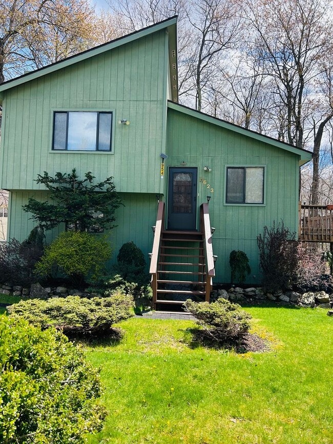 property at 954 Country Pl Dr