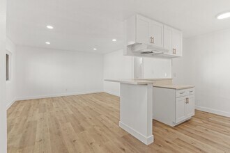 927 Daisy Ave, Unit 07 in Long Beach, CA - Building Photo - Building Photo