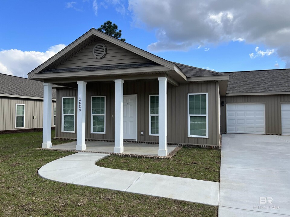 12880 Churchill Dr in Spanish Fort, AL - Foto de edificio