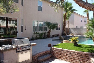 7916 Lisa Marie Ct in Las Vegas, NV - Building Photo - Building Photo