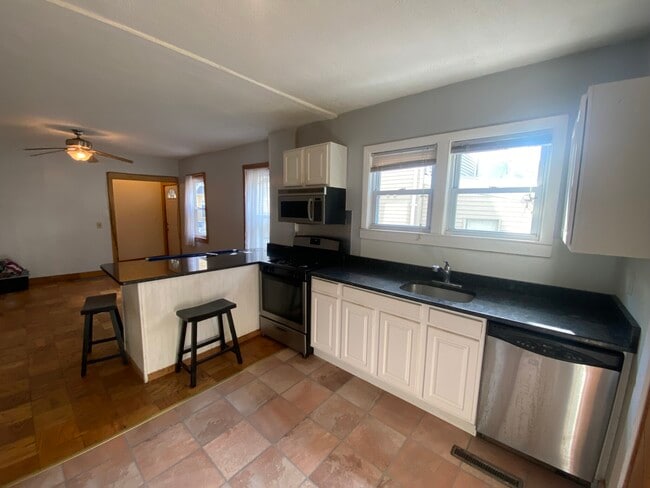 13 Andrew St, Unit 1