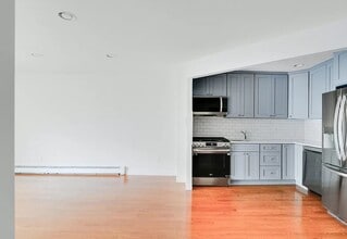 25-47-47 23rd St in Queens, NY - Building Photo - Building Photo