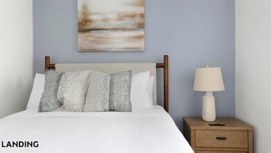 1001 S Center St in Arlington, TX - Building Photo - Building Photo