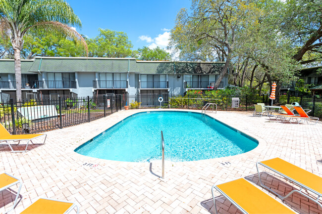 Greenwich Commons Apartment Homes in Tampa, FL - Foto de edificio - Building Photo