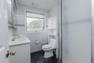 97 Rosewood Rd in Kings Park, NY - Building Photo - Building Photo