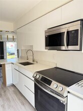 15250 SW 80th St in Miami, FL - Building Photo - Building Photo