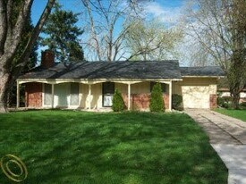 29606 Westbrook Pkwy in Southfield, MI - Building Photo