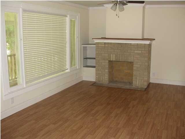 2404 Hillwood Dr E in Mobile, AL - Building Photo - Building Photo