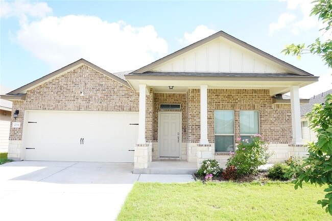 231 Reagor Dr in Taylor, TX - Building Photo - Building Photo