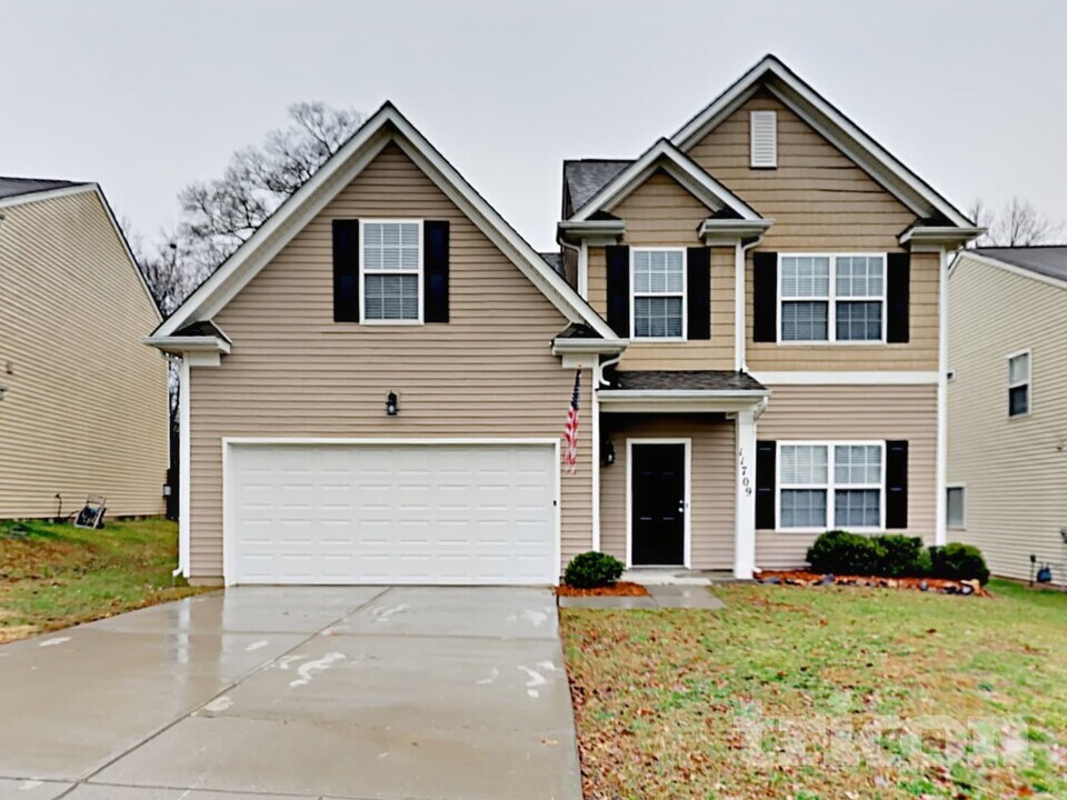 11709 Oak St in Charlotte, NC - Building Photo