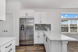 6165 Talon Bay Dr in North Port, FL - Building Photo - Building Photo