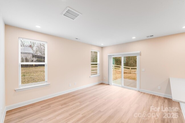 645 Brookwood St in Mooresville, NC - Building Photo - Building Photo